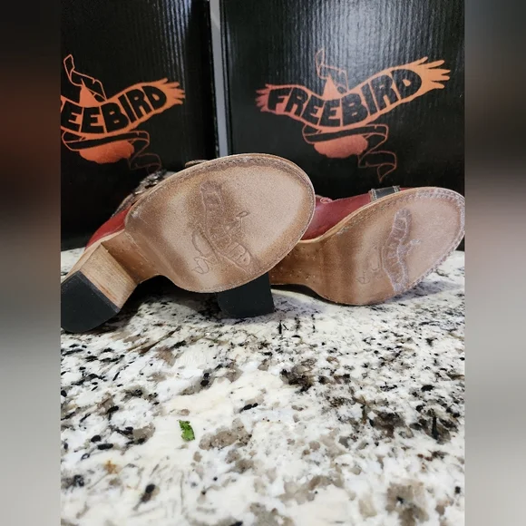 Freebird Bond Red Multi - Picture 4 of 4